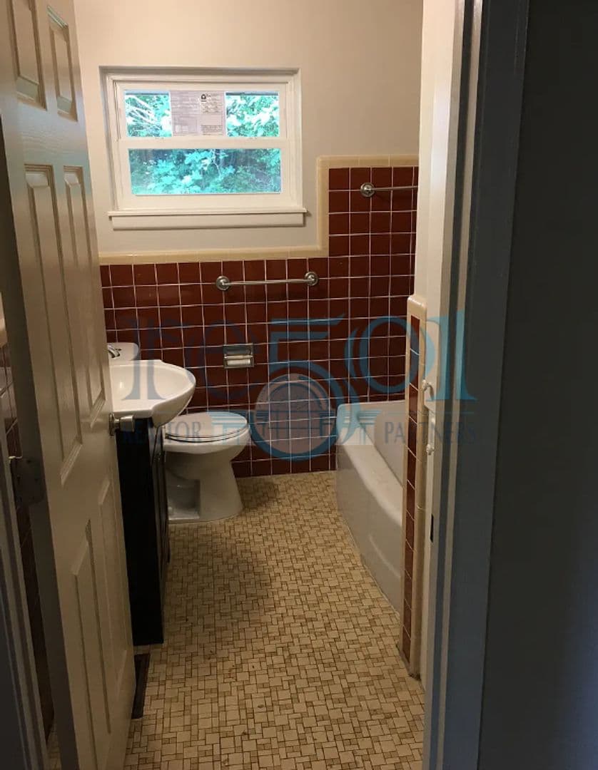 Little Rock House: 6 Broadmoor Dr