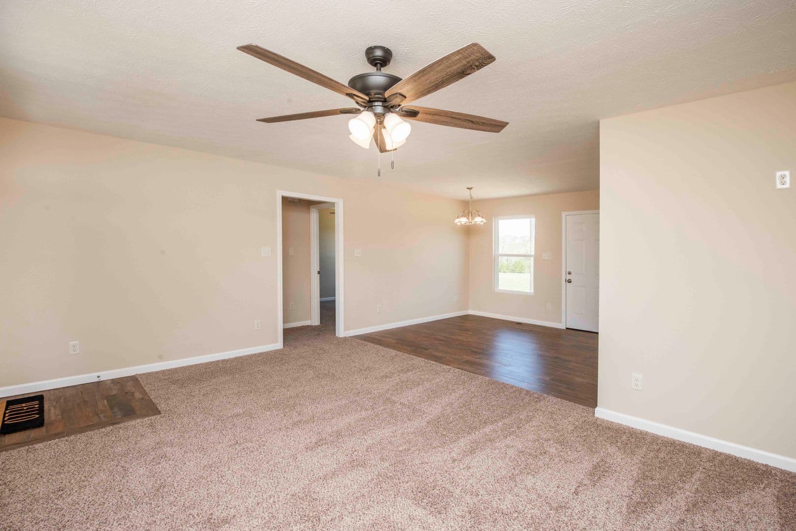 Knoxville House: 7206 Della Drive