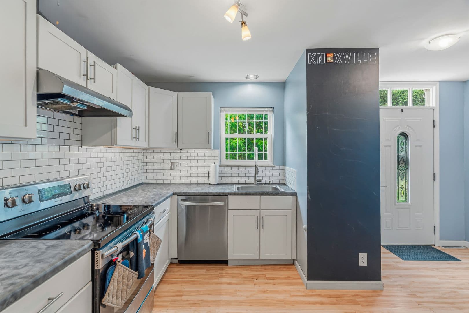 Knoxville House: 7021 Traditional Drive Northwest