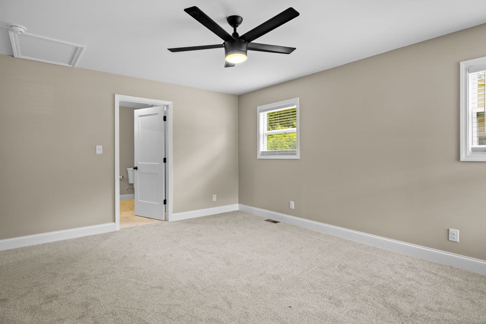 Maryville House: 910 Windlau Court