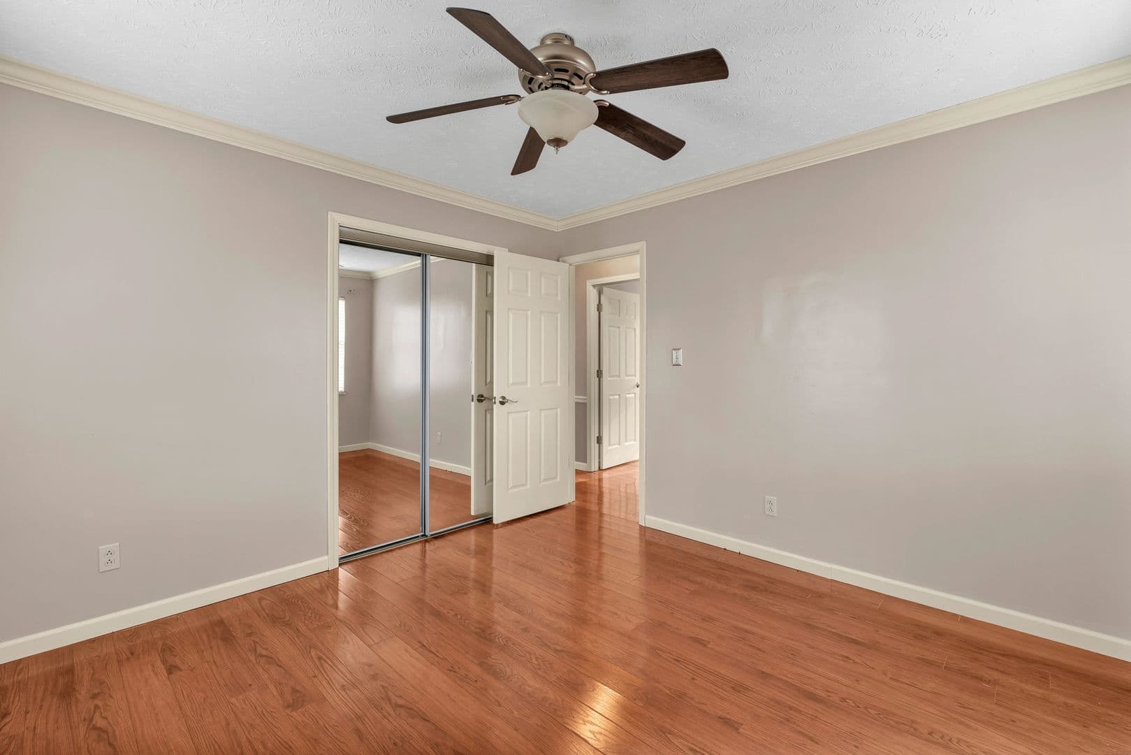 Clinton House: 152 White Loop Road