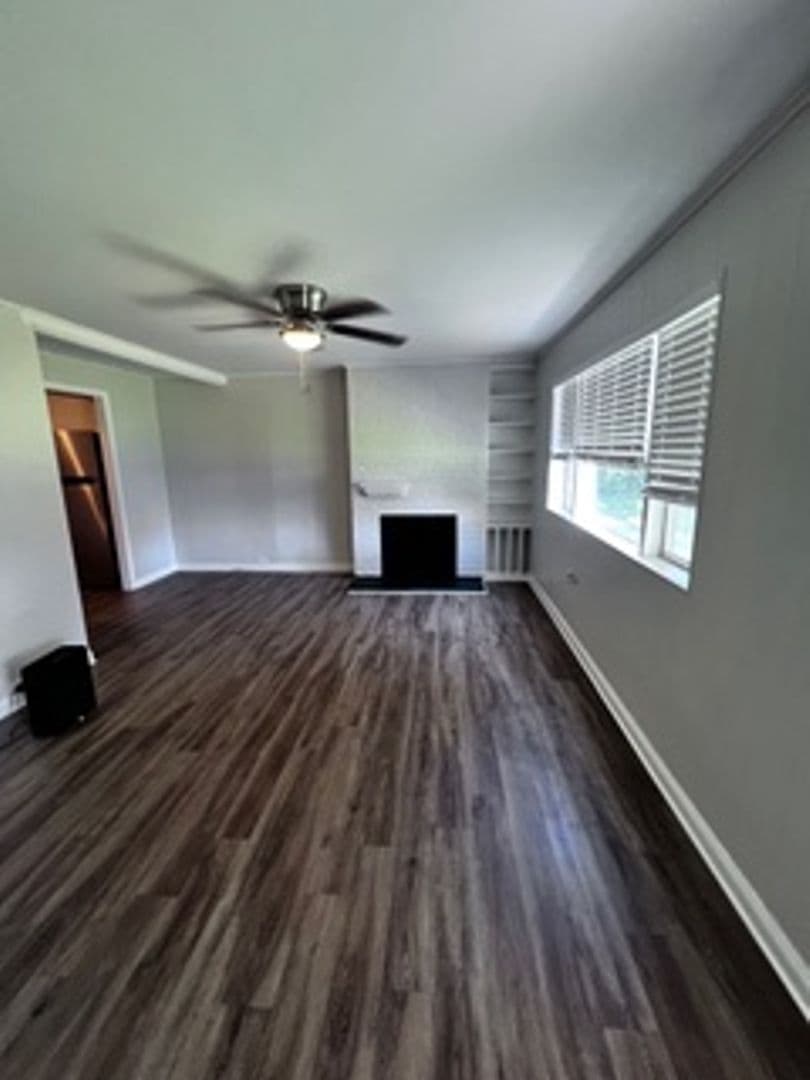 Oak Ridge Townhome: 221 West Fairview Road