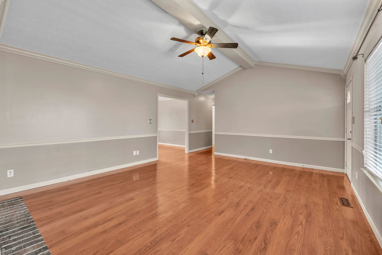 Clinton House: 152 White Loop Road