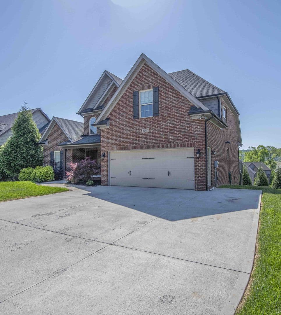Knoxville House: 12032 Poplar Meadow Lane