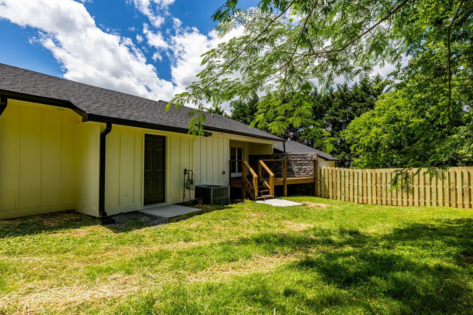 Maryville House: 910 Windlau Court