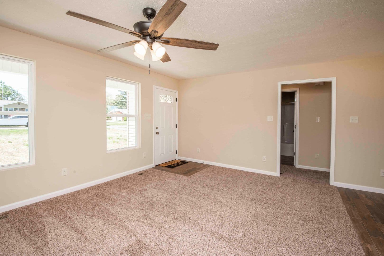 Knoxville House: 7206 Della Drive
