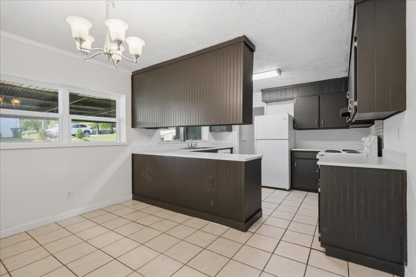 Maryville House: 753 Maple Grove St