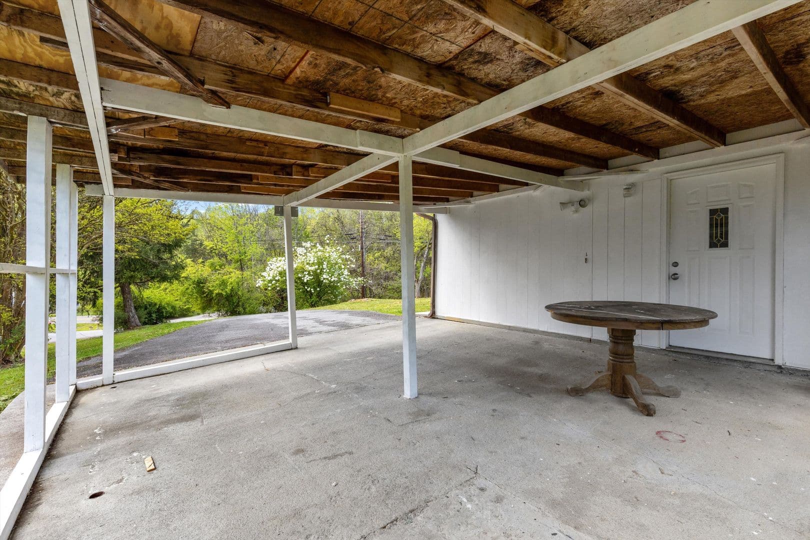 Sevierville House: 2205 Island Boulevard