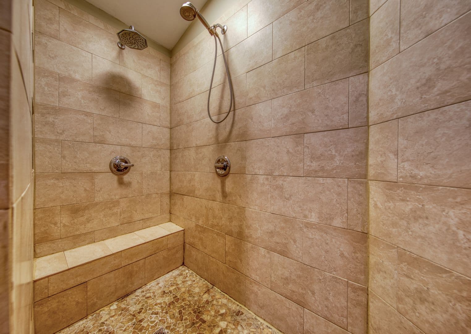 Oak Ridge House: 105 Newton Lane