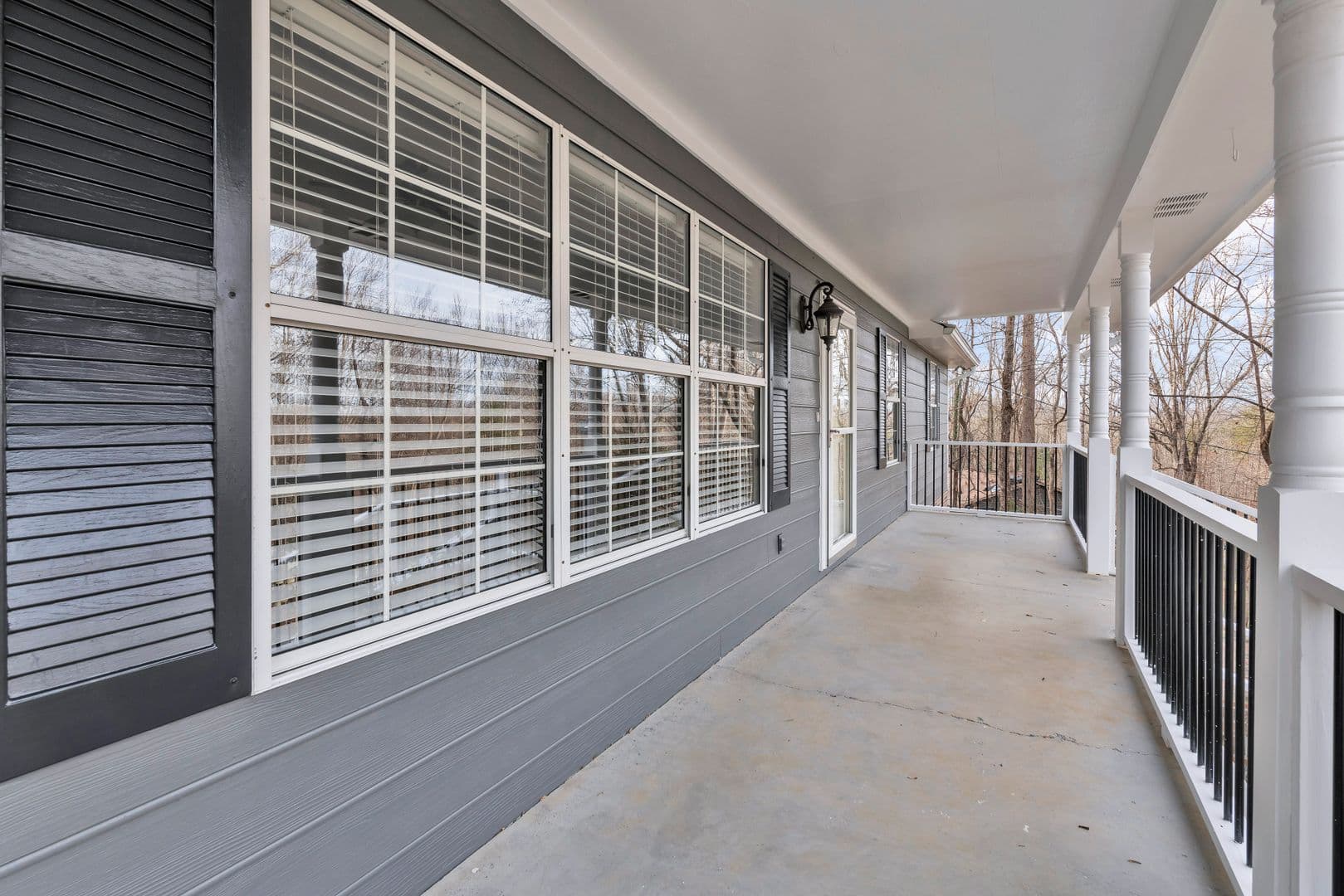 Clinton House: 152 White Loop Road