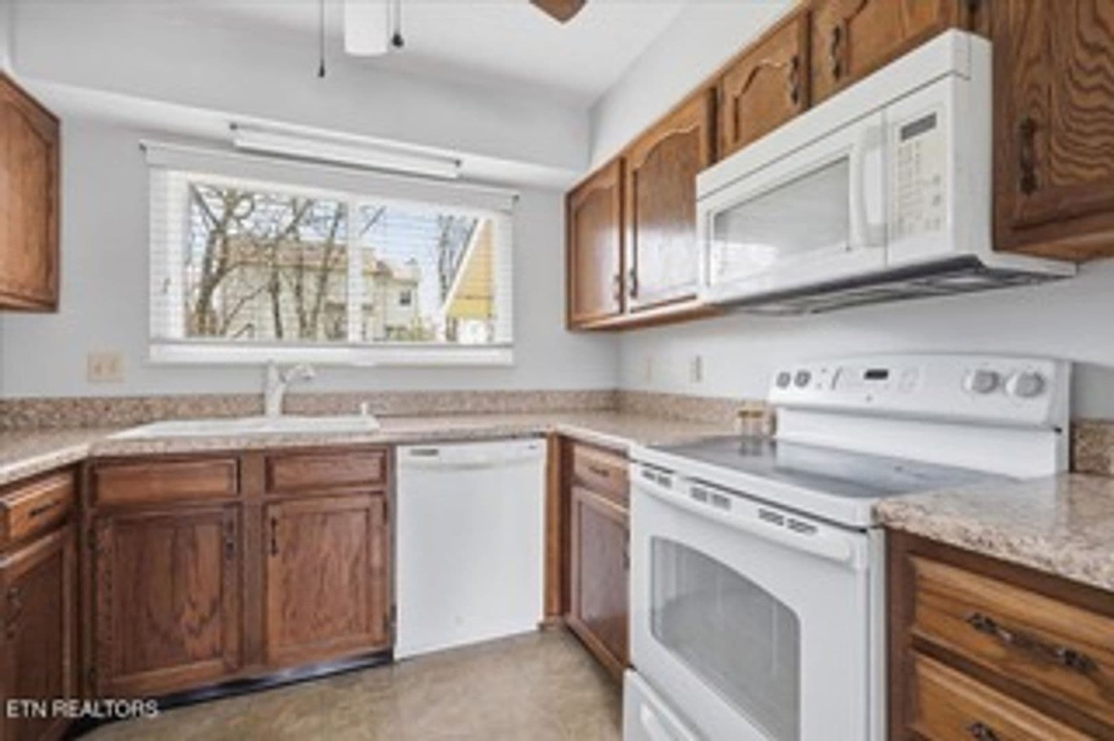 Knoxville House: 8941 Colchester Ridge Road