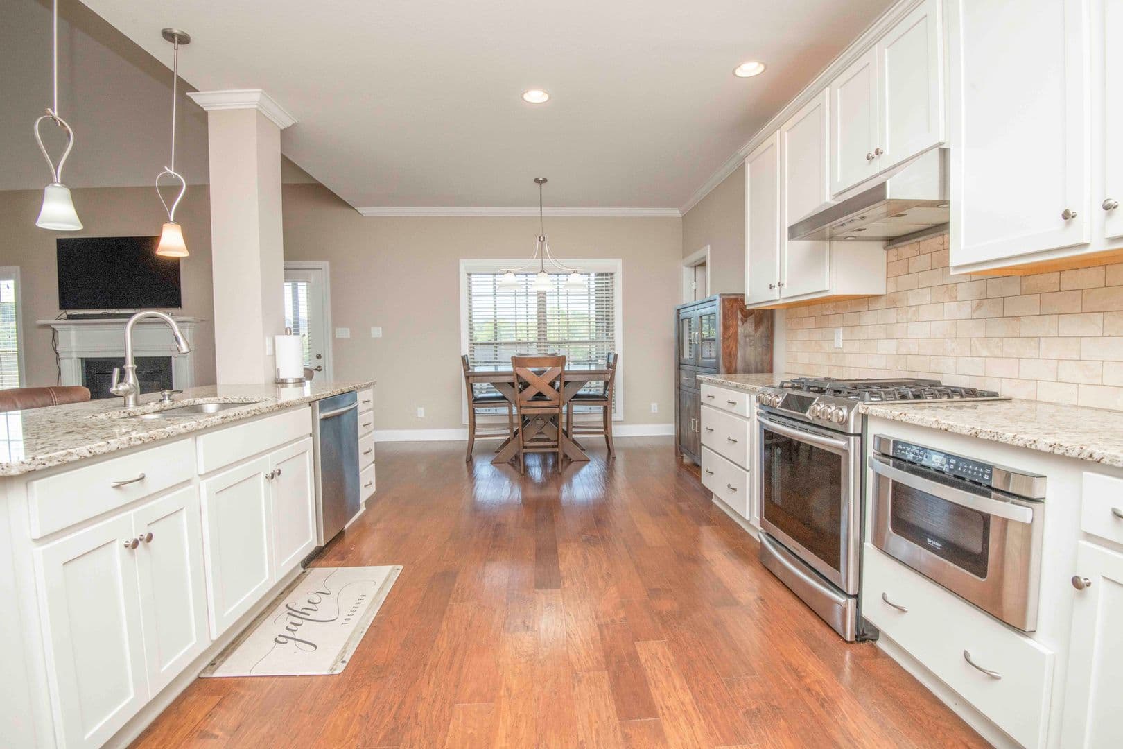 Knoxville House: 12032 Poplar Meadow Lane