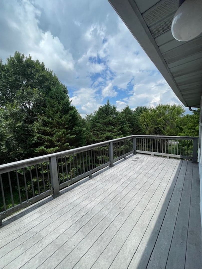 Maryville House: 1013 Huntington Place