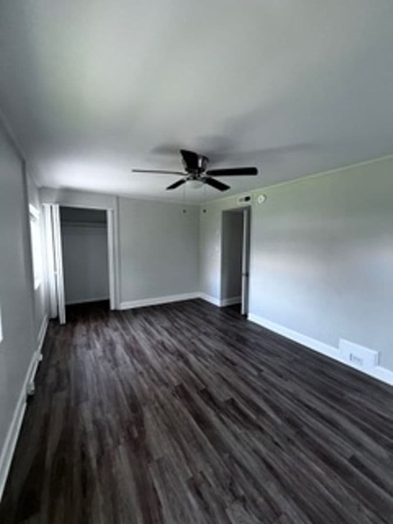 Oak Ridge Townhome: 221 West Fairview Road