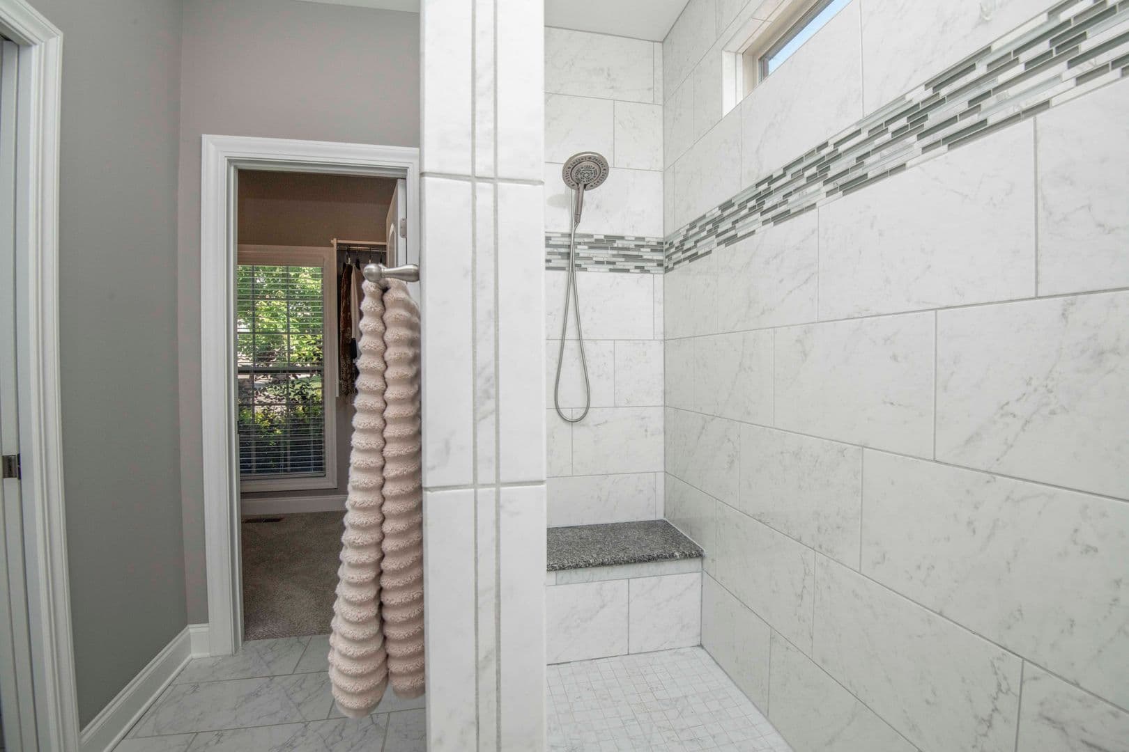 Knoxville House: 12032 Poplar Meadow Lane