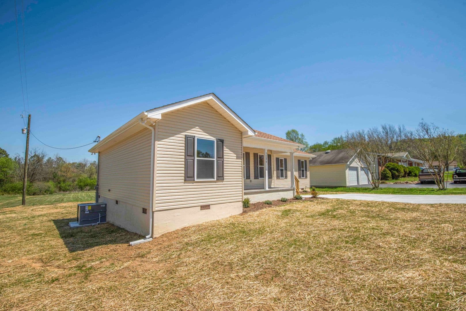 Knoxville House: 7206 Della Drive