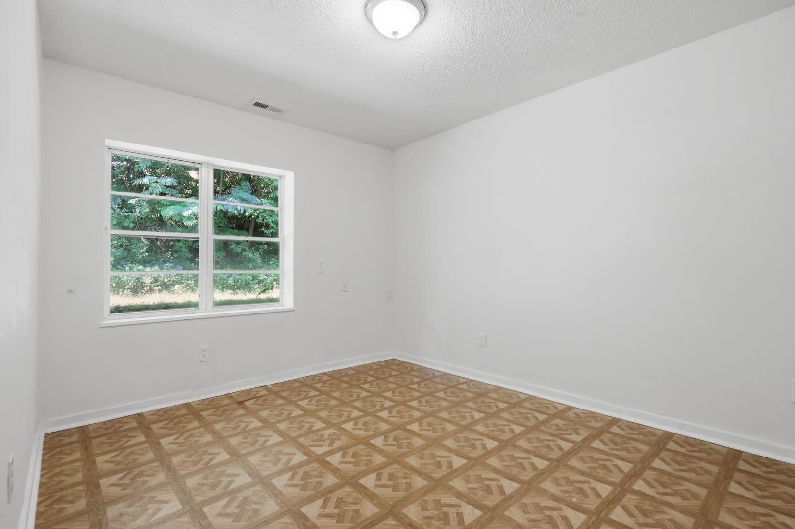 Maryville House: 753 Maple Grove St