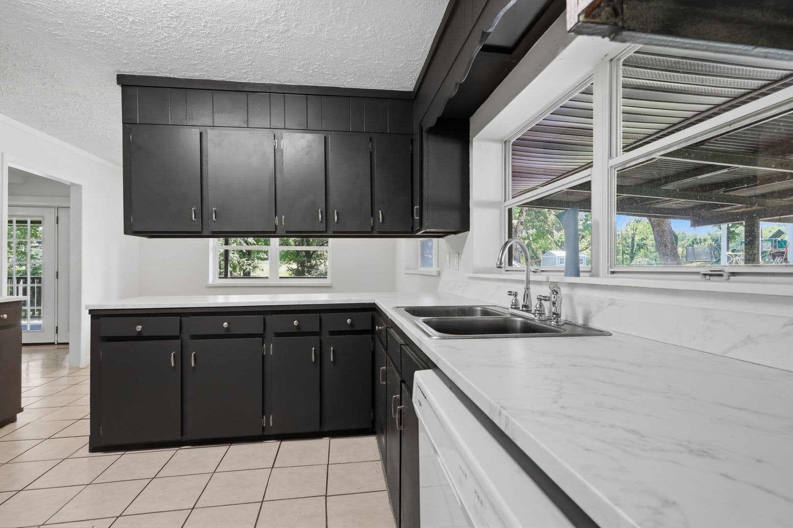 Maryville House: 753 Maple Grove St