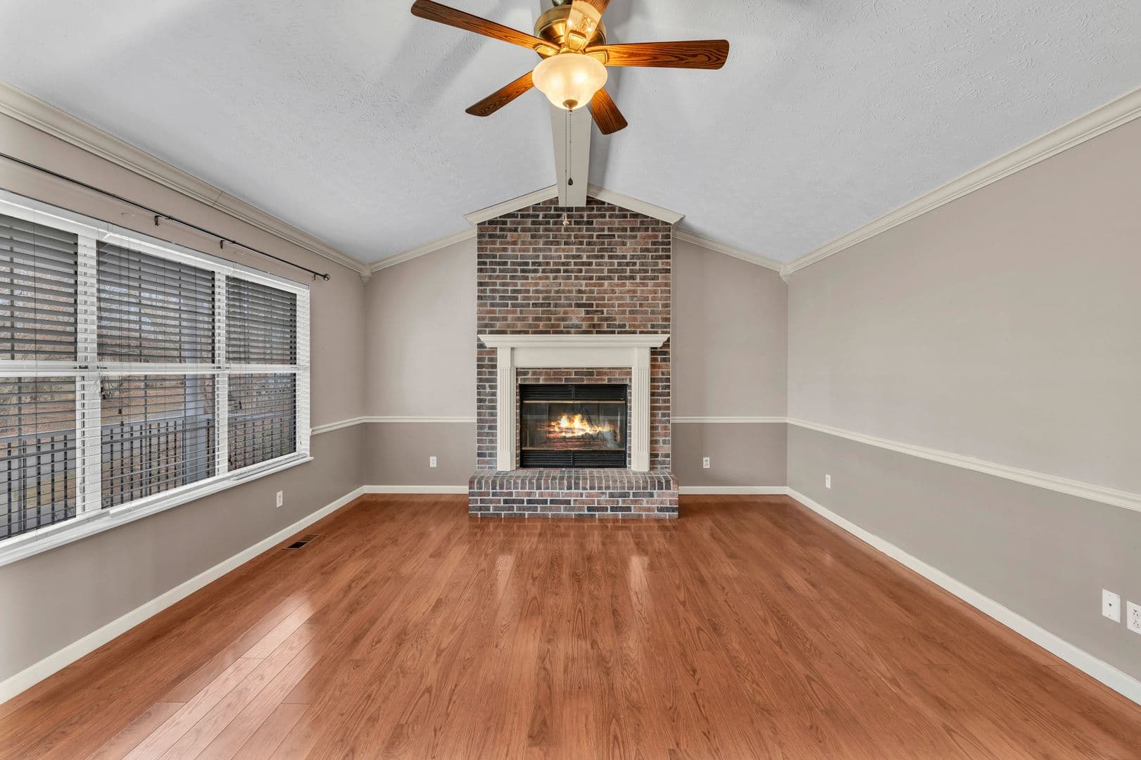 Clinton House: 152 White Loop Road