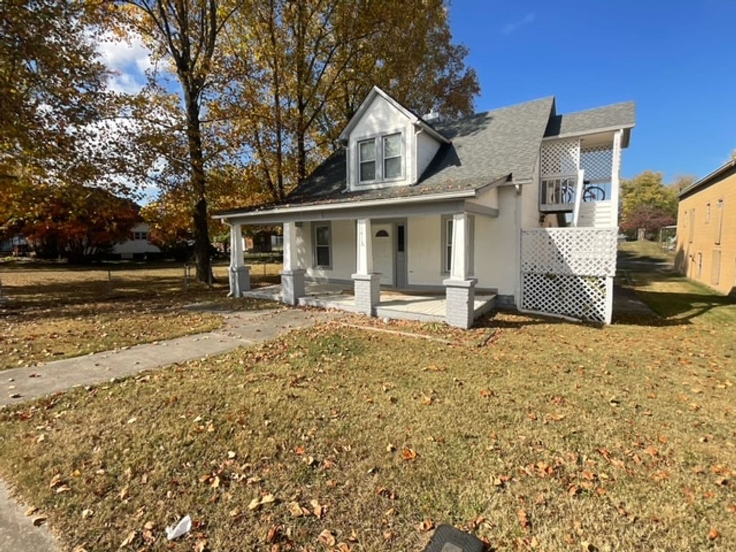 Maryville House: 1413 E. Harper Ave
