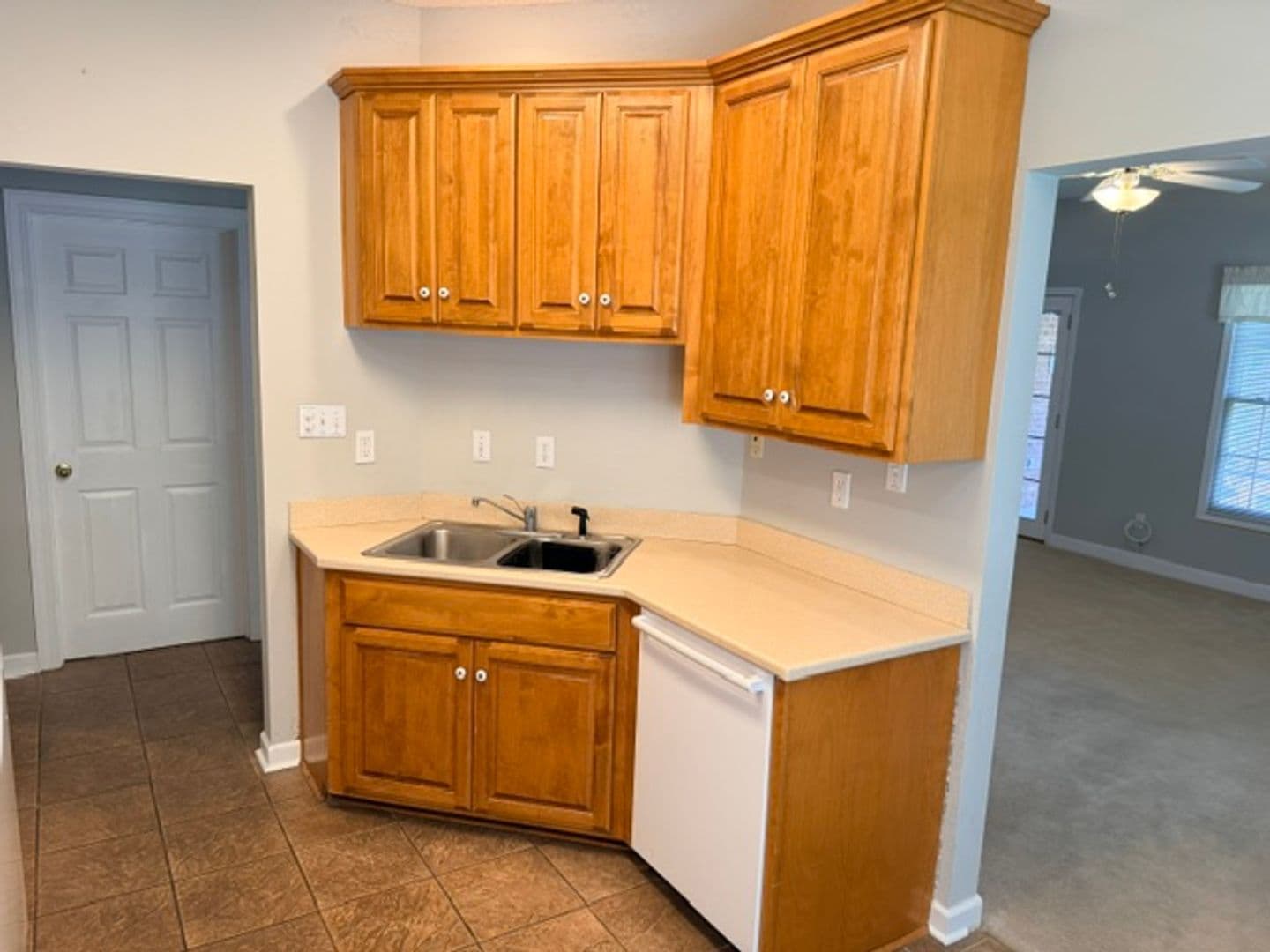 Maryville House: 4116 Legends Way