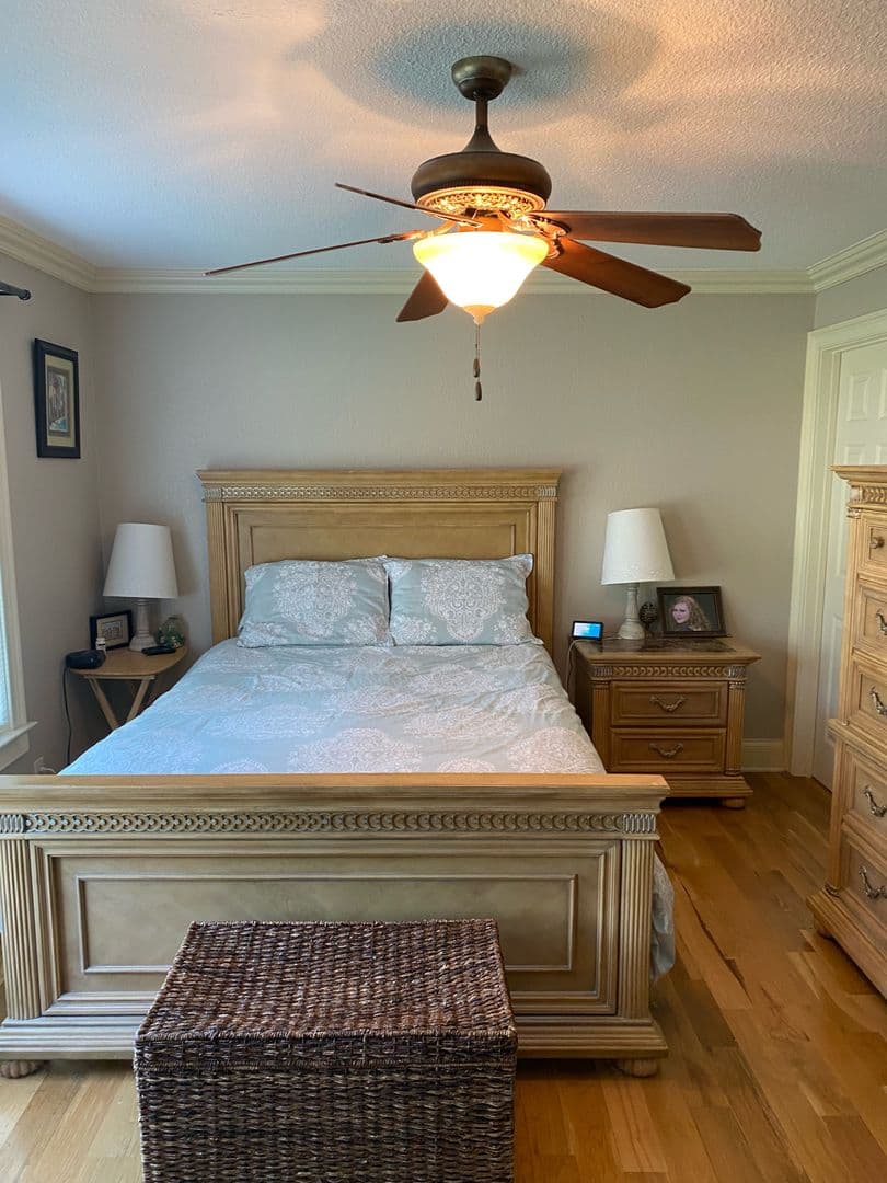 Knoxville House: 10928 Dundee Road