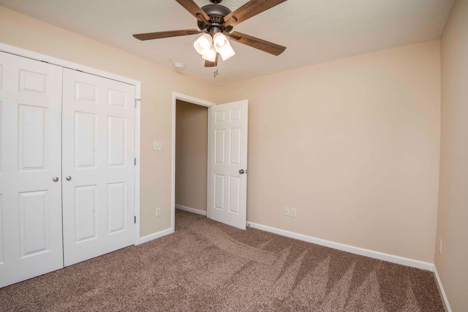 Knoxville House: 7206 Della Drive