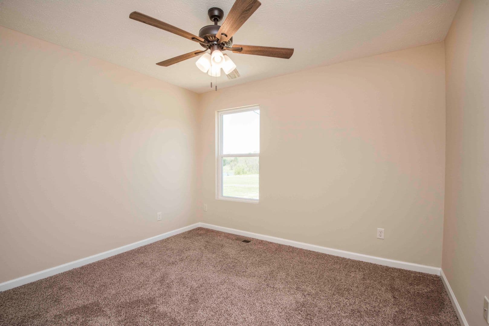 Knoxville House: 7206 Della Drive