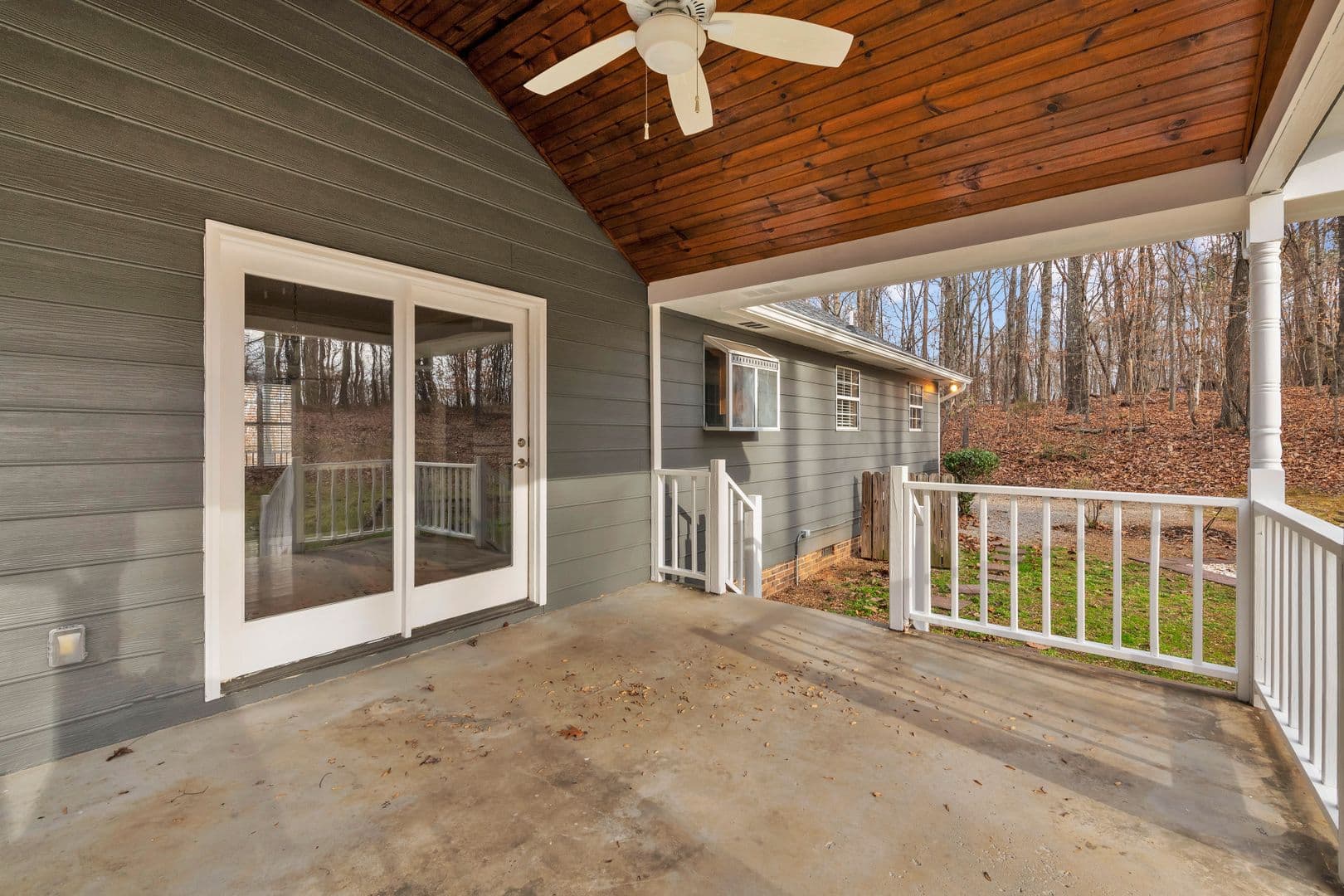 Clinton House: 152 White Loop Road