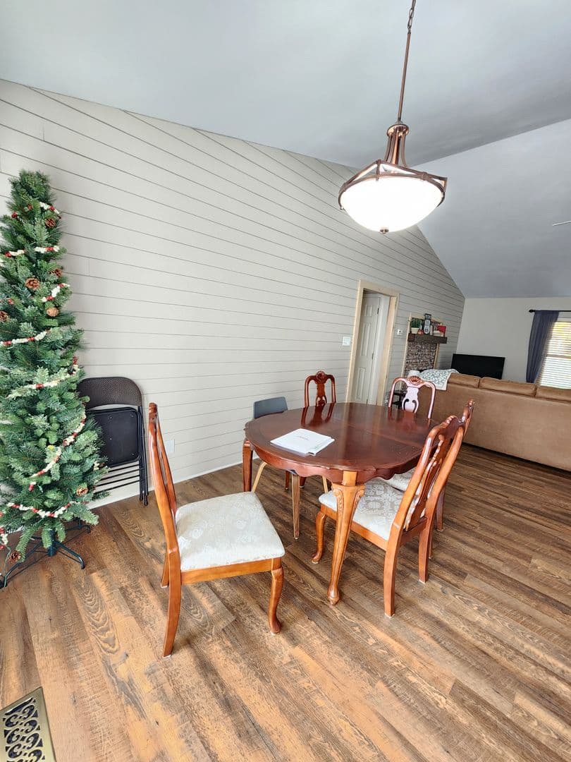 Maryville House: 3232 Fairoaks Drive