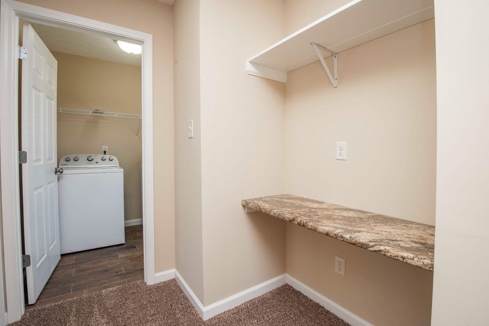 Knoxville House: 7206 Della Drive