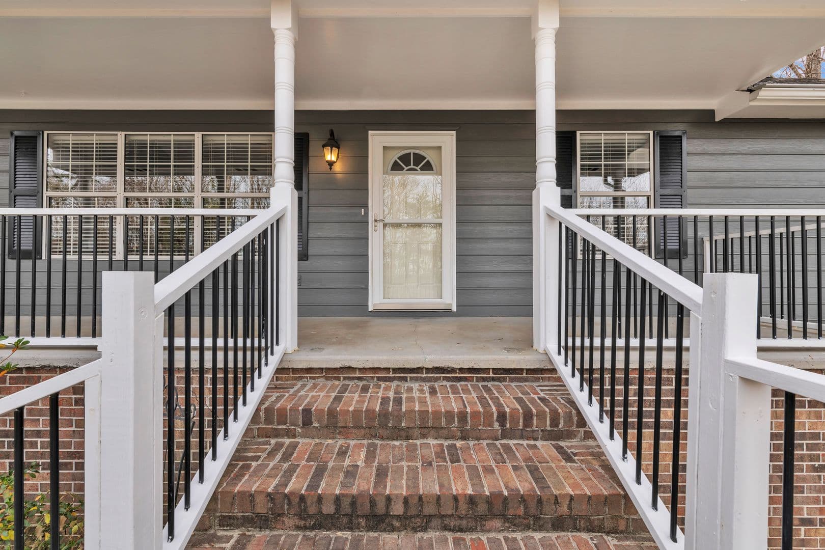 Clinton House: 152 White Loop Road