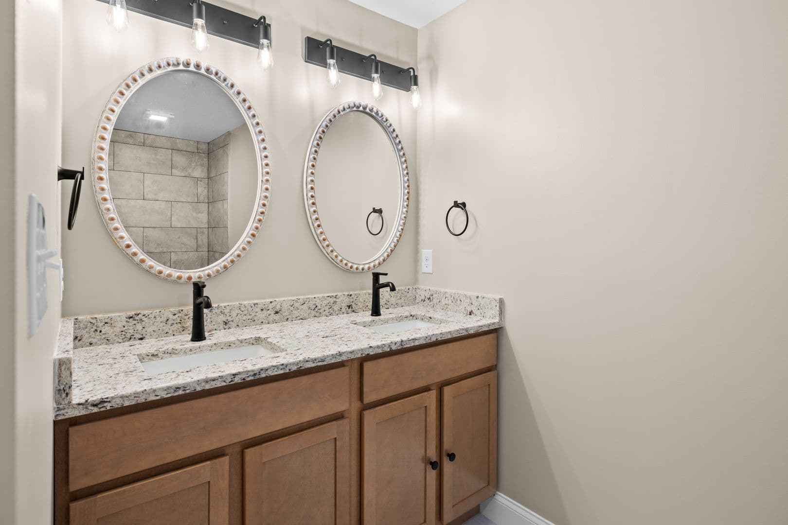 Maryville House: 910 Windlau Court