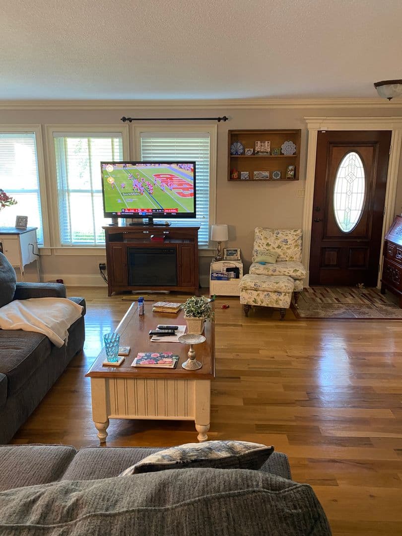 Knoxville House: 10928 Dundee Road