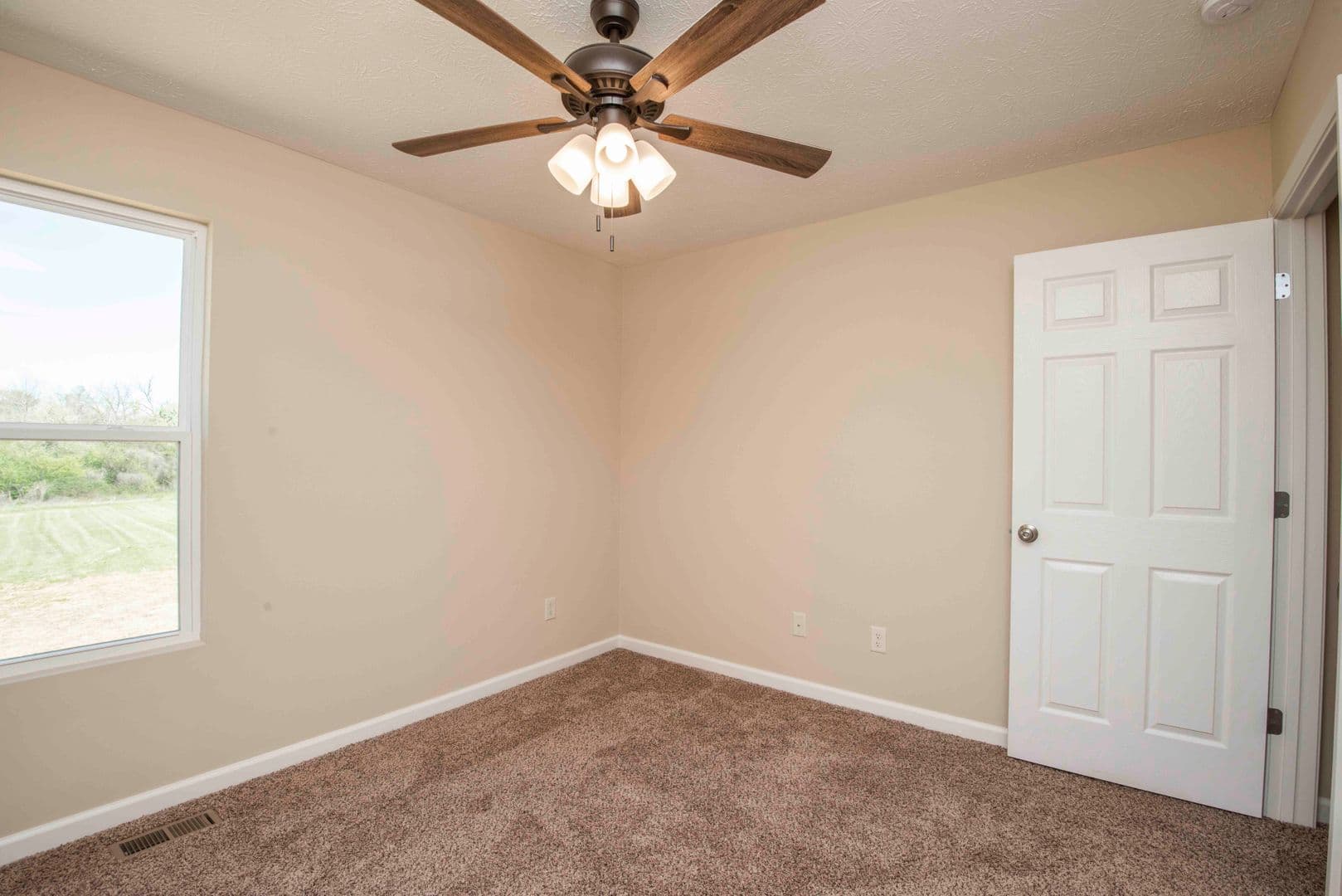 Knoxville House: 7206 Della Drive