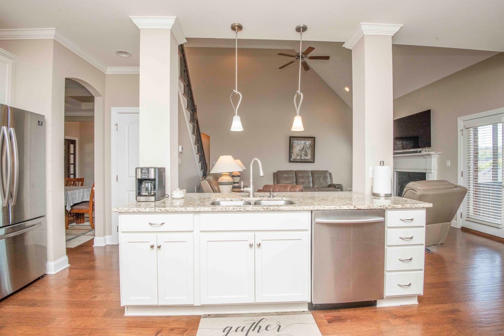 Knoxville House: 12032 Poplar Meadow Lane