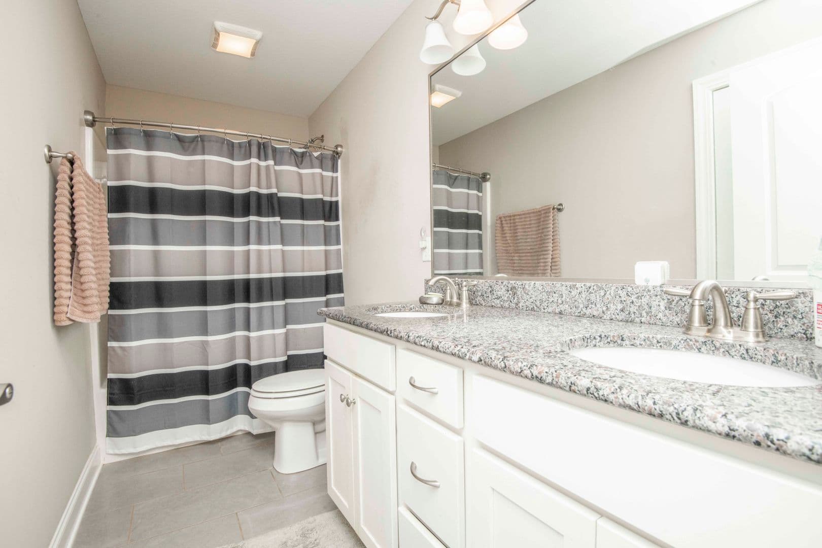 Knoxville House: 12032 Poplar Meadow Lane