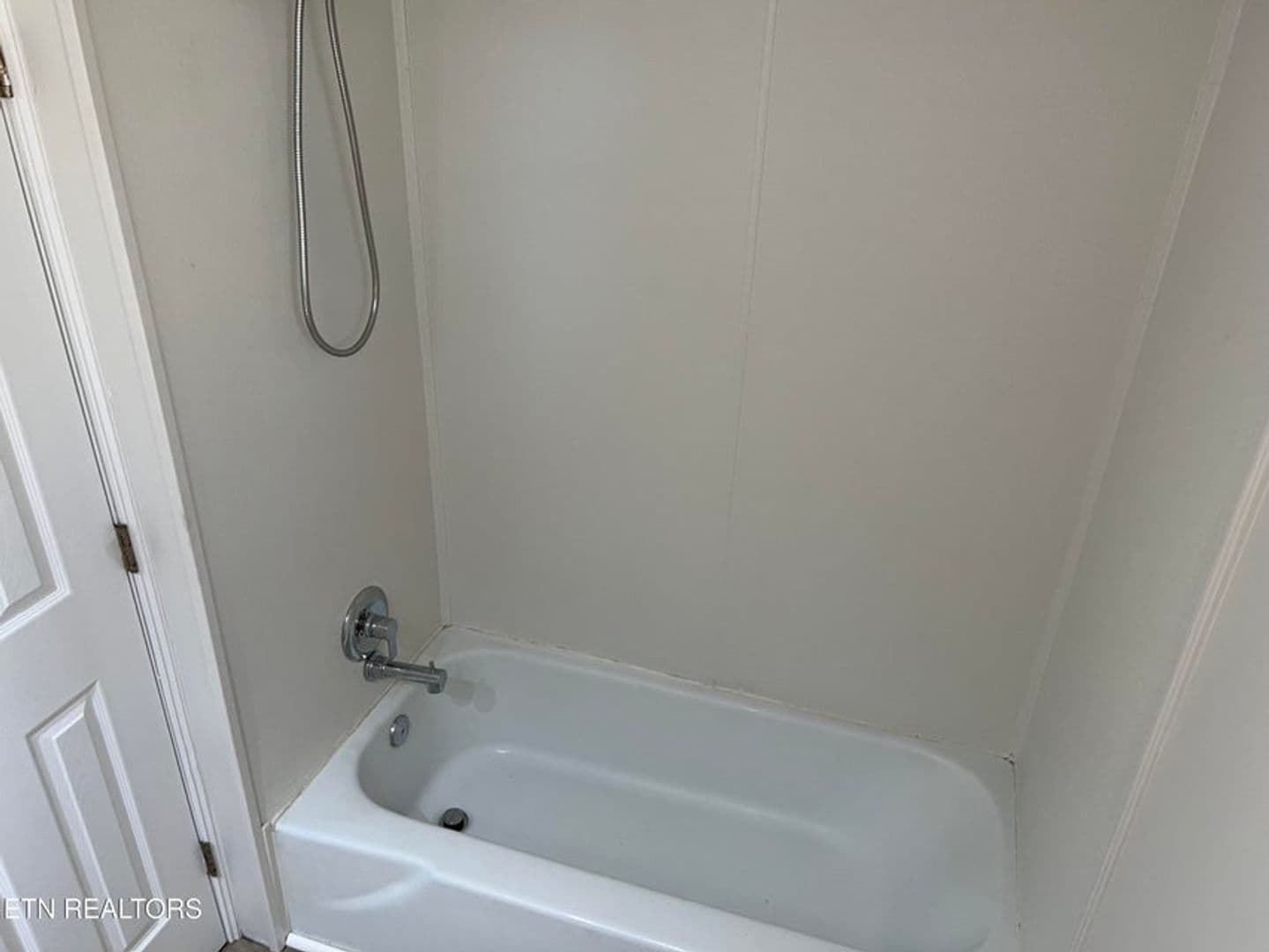 Knoxville House: 614 Agnes Ave.  Apt. #3