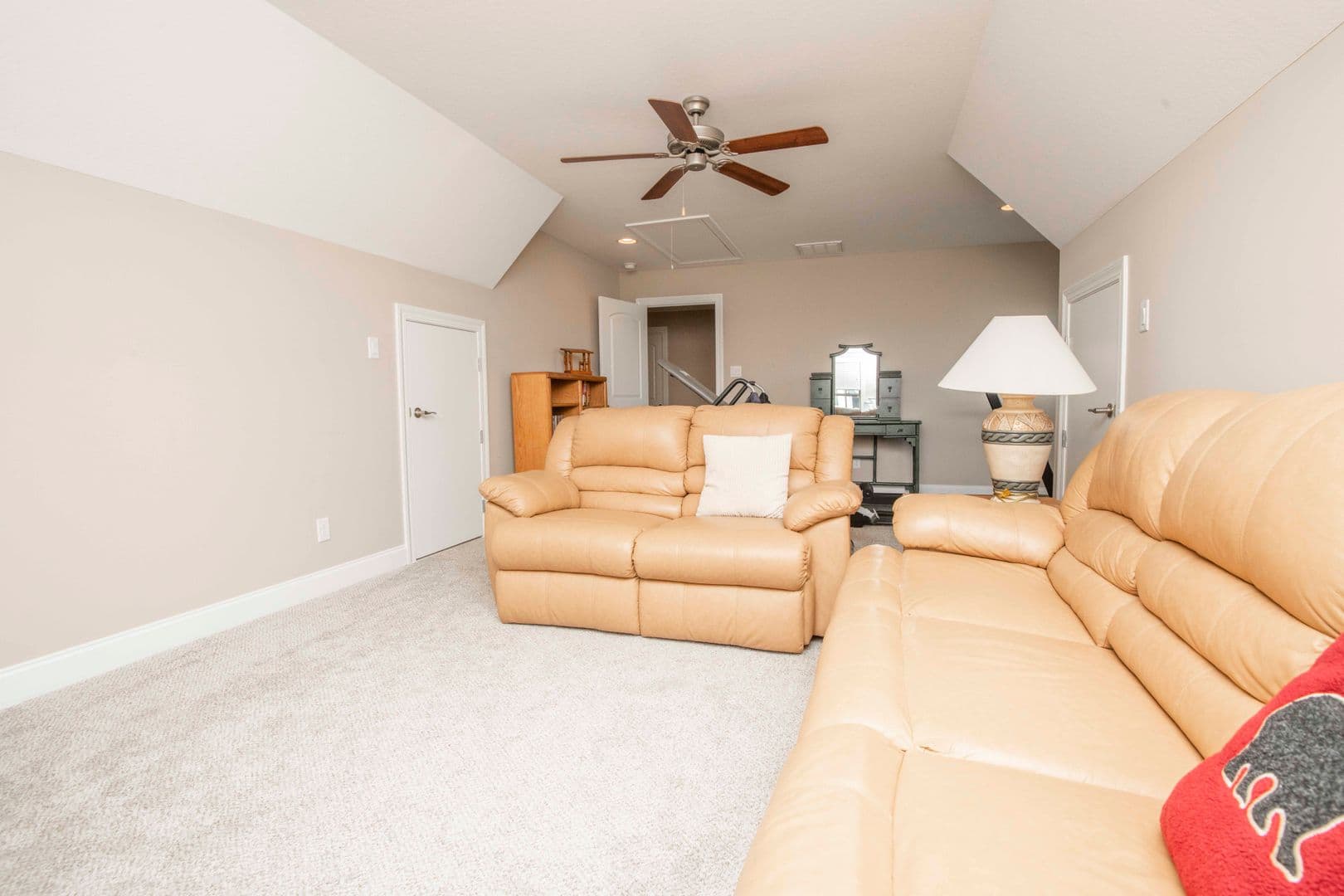 Knoxville House: 12032 Poplar Meadow Lane