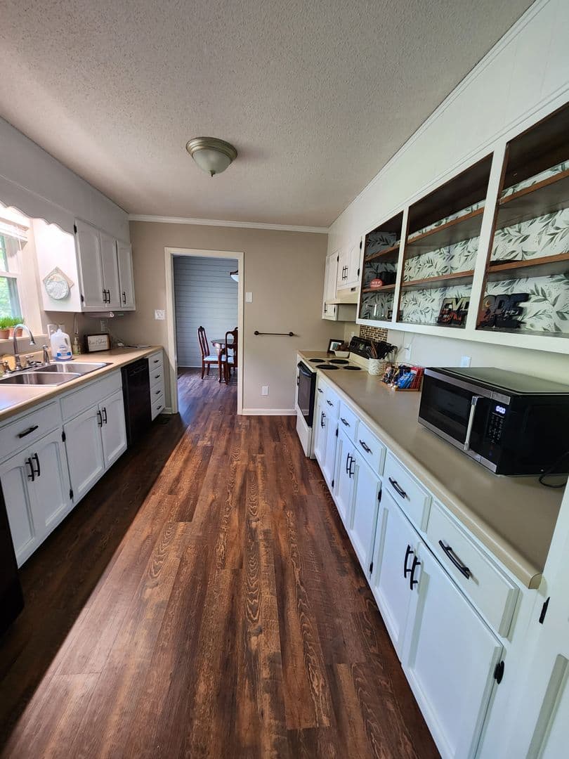 Maryville House: 3232 Fairoaks Drive