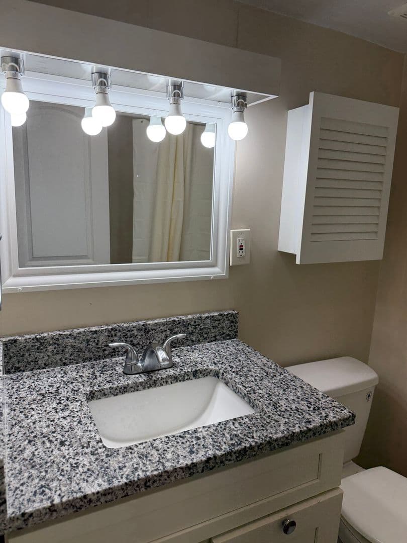 Knoxville House: 614 Agnes Ave.  Apt. #4