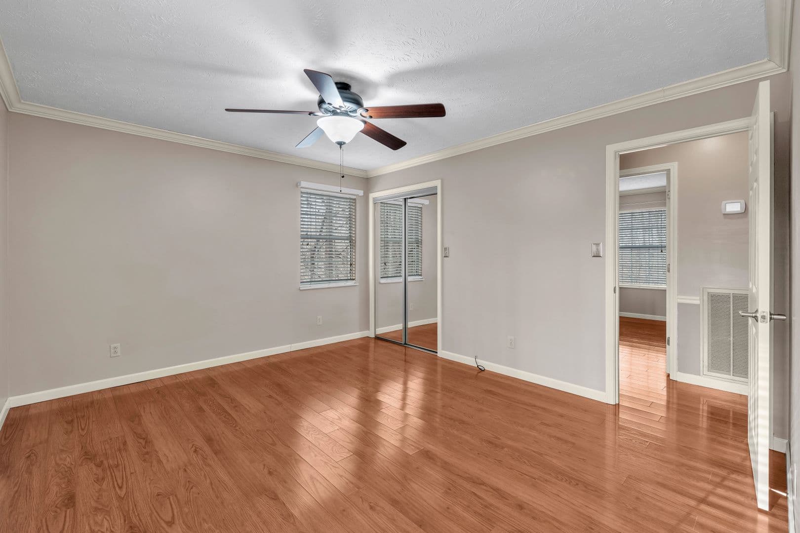 Clinton House: 152 White Loop Road