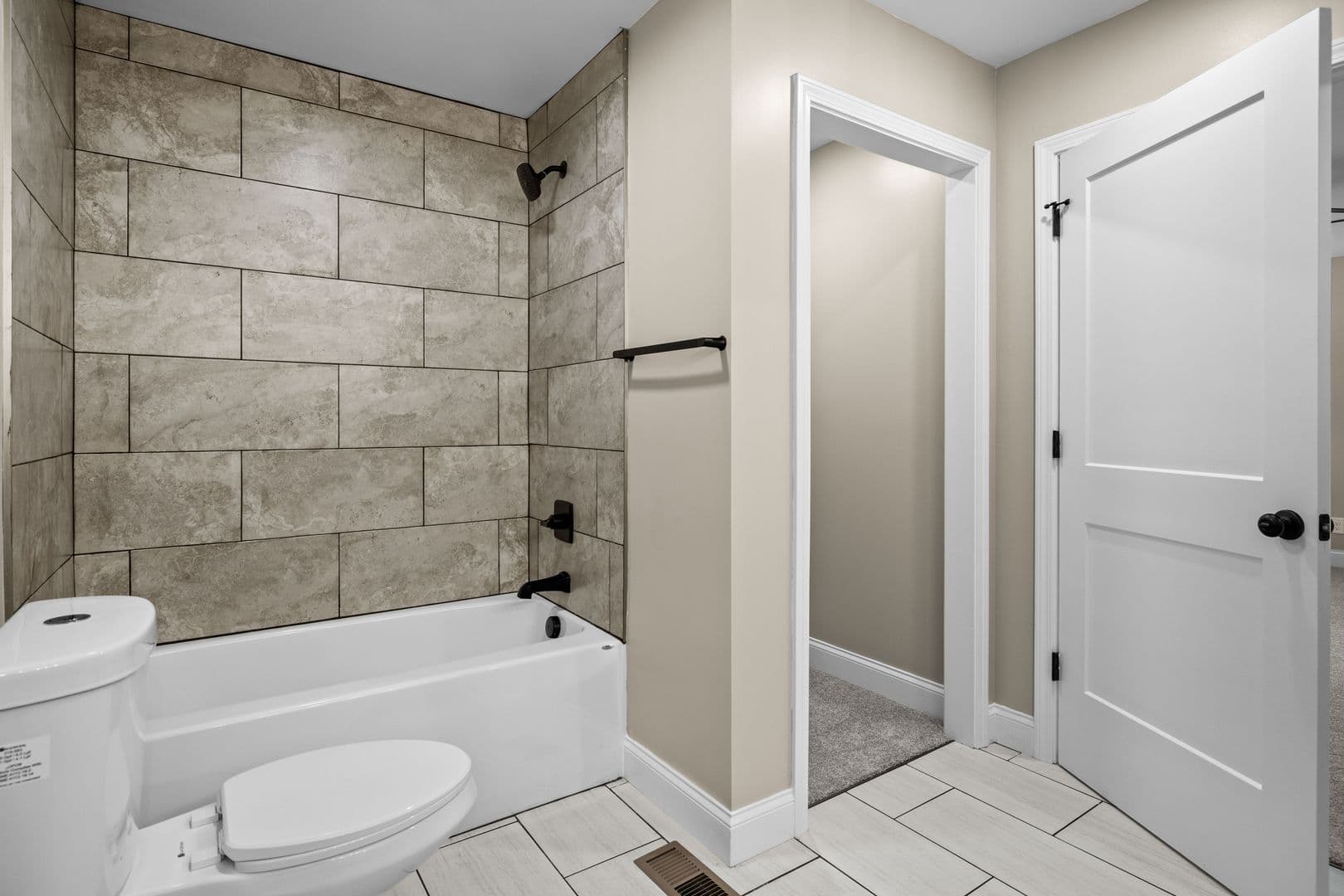 Maryville House: 910 Windlau Court