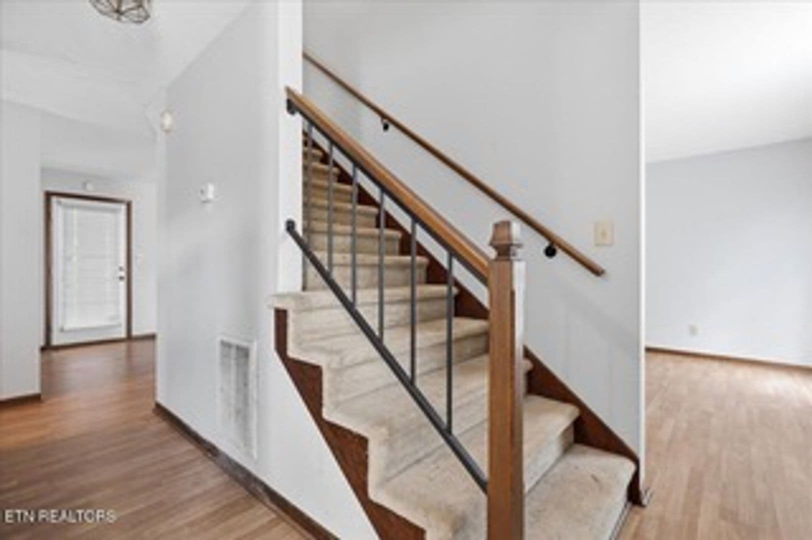 Knoxville House: 8941 Colchester Ridge Road