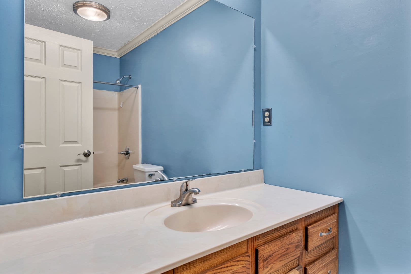 Clinton House: 152 White Loop Road