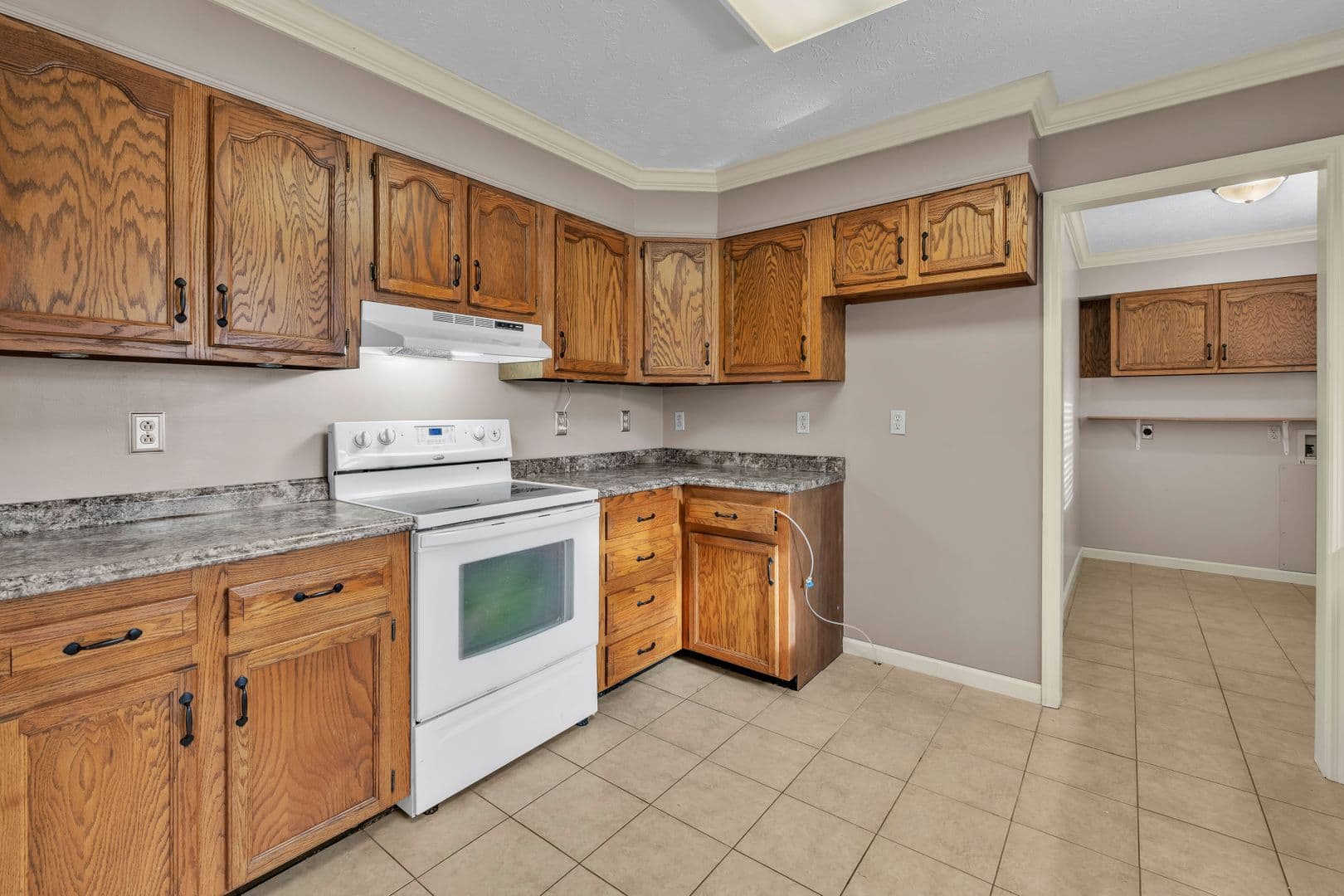 Clinton House: 152 White Loop Road