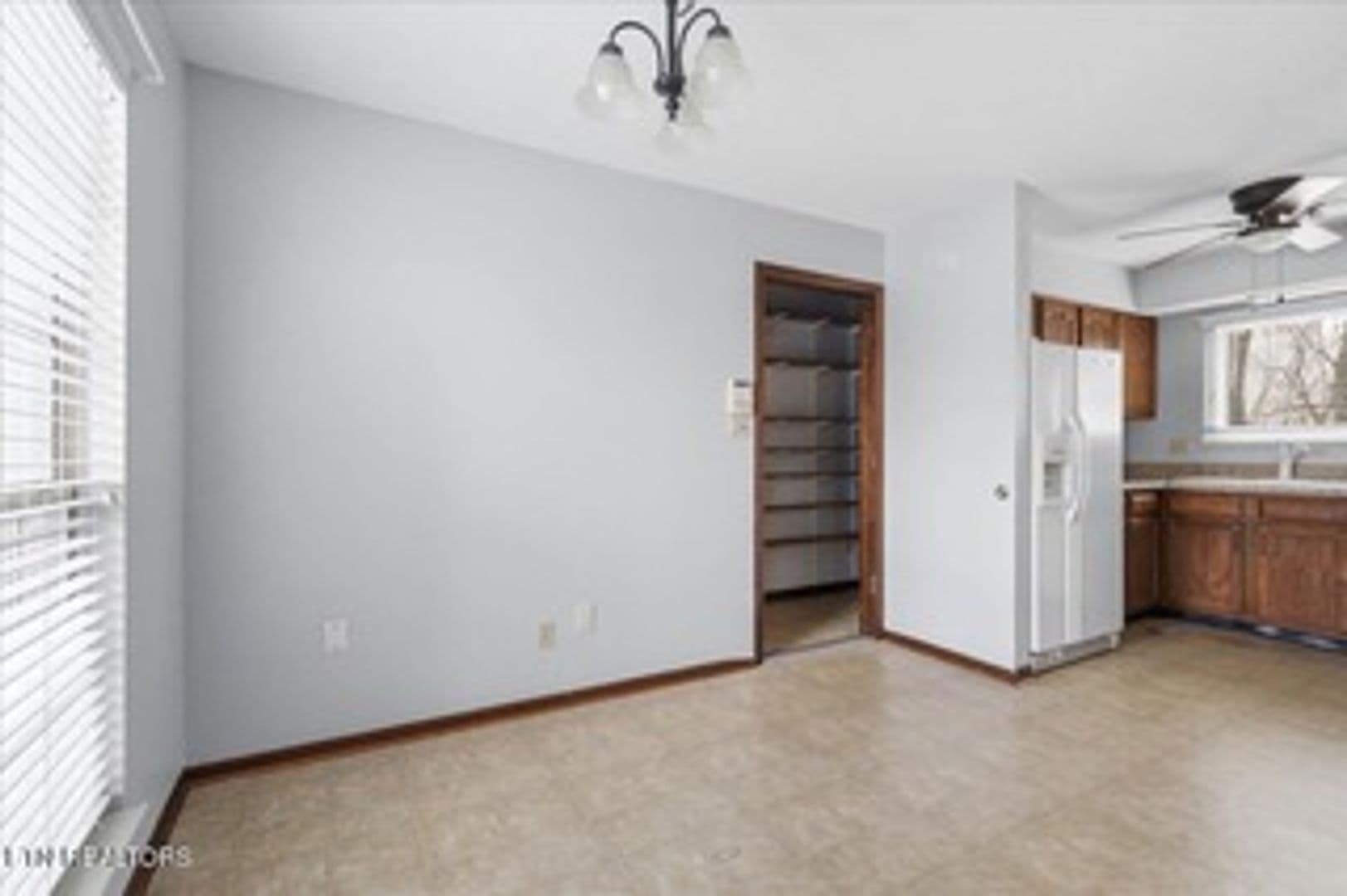 Knoxville House: 8941 Colchester Ridge Road