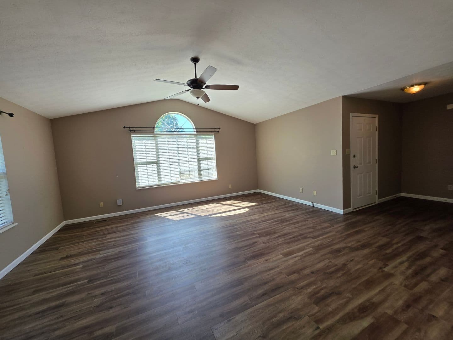 Maryville House: 1012 Willow Creek Circle