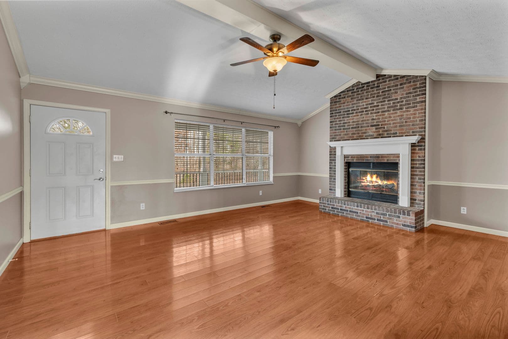 Clinton House: 152 White Loop Road