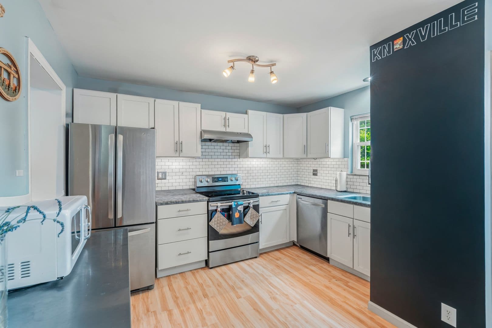 Knoxville House: 7021 Traditional Drive Northwest